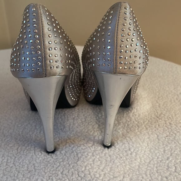 BNWT Rampage Women's Sparkling Silver High Heel Shoes Size 8M - Picture 4 of 4